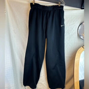 Nike Therma Fit Sweatpants - Black, Size M adjustable bottom